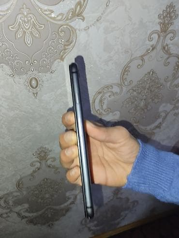 2el telefon: IPhone 8, 64 GB, Qara, Barmaq izi — 3