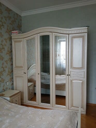 Kreslolar: İkinəfərlik çarpayı — 1