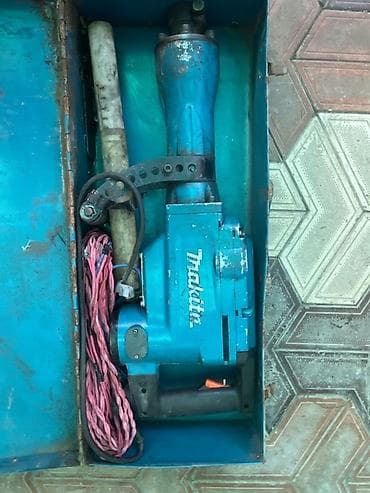 Отбойные молотки: Makita HM1306 qırıcı (breaker) – ağır beton və daş işləri üçün peşəkar — 1