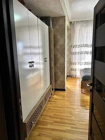 yevlax kirayə ev: 150azn kommunal daxil deyil.2nəfər bacı ola bilər 1 otaq onlara — 9