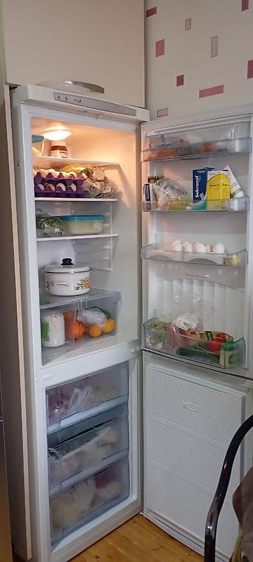 Soyuducu satılır tam ideal SwizerAlman brendinə məxsusdur280 azn .daha