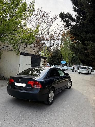 hunday h 1: Honda Civic: 1.3 l | 2007 il Sedan — 2