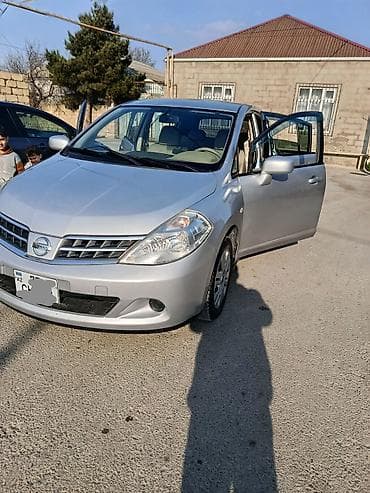 afdomobil: Nissan Tiida: 1.5 l | 2011 il Hetçbek — 5