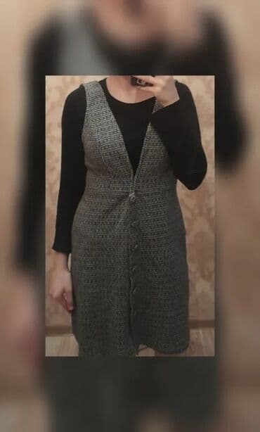 ağ kostyum: Qadın üçün qaşlı köynək xs razmerdir. Razmerlər elanda qeyd olunub — 8