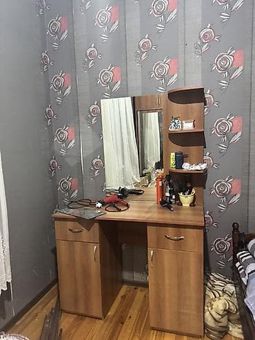 divar desen: Tualet masası və güzgü dəsti - Material: taxta/laminat örtüklü — 2