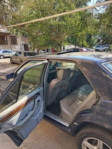 ravon 2: Mercedes-Benz E 230: 2.3 l | 1990 il Sedan — 6