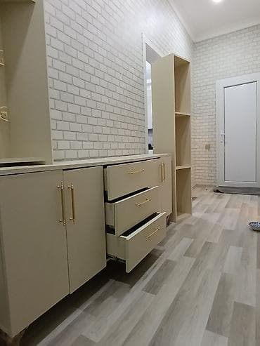 ikinci əl paltar dolabı: Dəhliz üçün mebel satilir problemi yoxdur asılqan kamod və əlavə uzun — 5