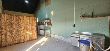 əmlak: Su, qaz, isiq (3 faza, o faza), kanalzasiya sistemi, səhrlər arasi — 2