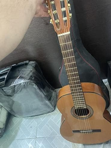 Klassik akustik gitara + yumşaq çanta - Korpus: klassik forma, parlaq — 2