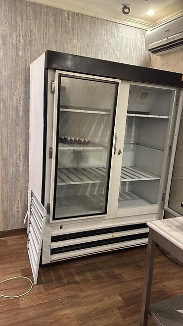 islenmis soyuducu: Endirim‼️Vitrin soyuducu 650 Azn. Ideal veziyyetde. Unvan Nerimanov — 1