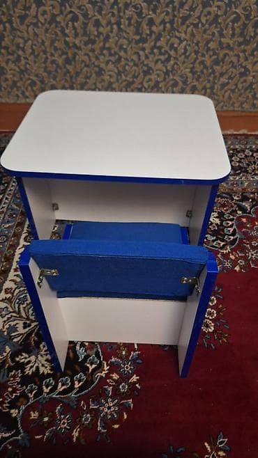 Uşaq ücün masa və stul Məktəbəqədər yaşli uşaq üçün masa və stul. Əla