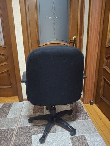 детский компьютерный стул, кресло: С колесиками, Рукояти не регулируются, Кожзаменитель — 3