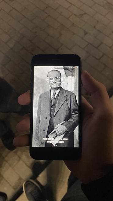 redmi en ucuz: IPhone 7, 32 GB, Qara, Barmaq izi — 2