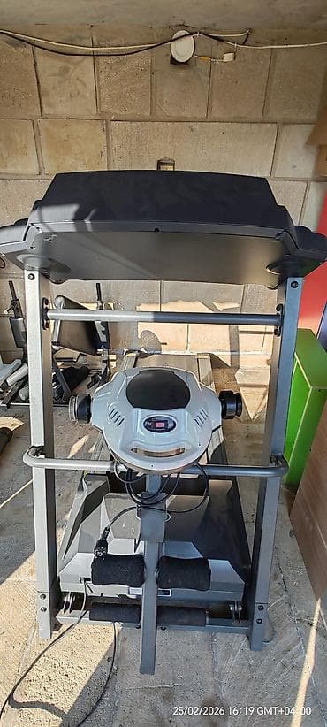 Maskalar, eynəklər: Qaçış aparatı ideal vəziyyətdədir üzərində pi əridən masajoruda — 2