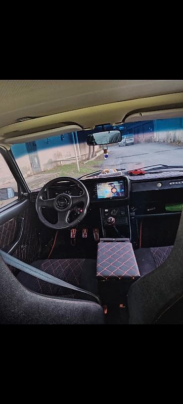 vaz 7: VAZ 2107 sedan - Kuzov: 4 qapılı sedan, tünd albalı rəng - Mühərrik — 9