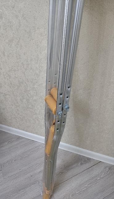 Digər tibbi məhsullar: Yenidir.Oz paketinde bağlıdır. Metall qoltuqağacı — 5