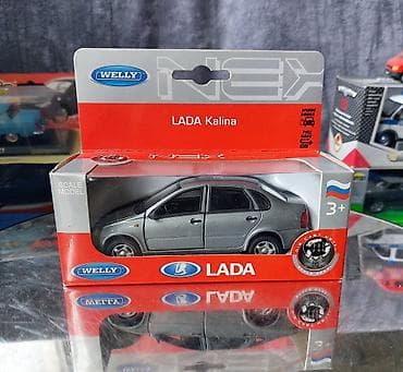 Коллекционная модель Lada Kalina VAZ1118 silver 2004 Welly Scale