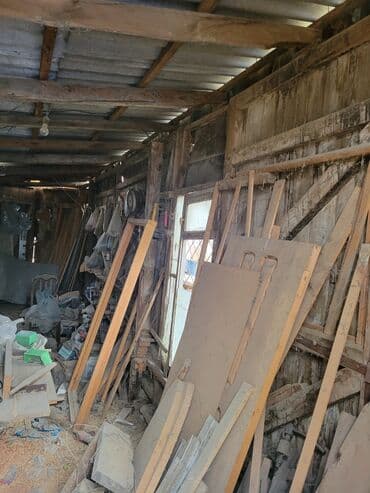 Kirayə qaraj: 10 metr uzunu, 4 metr eni olan bu materiallar satılır. Bu materialları — 3