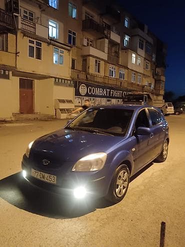 Nəqliyyat: Kia Rio hatchback, mavi rəng (5 qapı) Texniki və dizayn — 6