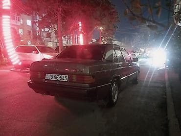 mersedes benz 190: Mercedes-Benz 190 (W201) sedan - Masin gundeliy surulen masindi — 6