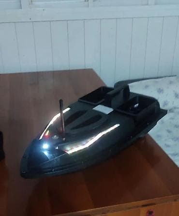Gəmiricilər: Uzaqdan idarə olunan yem daşıyan qayıq (bait boat) - İki bölməli yem — 2