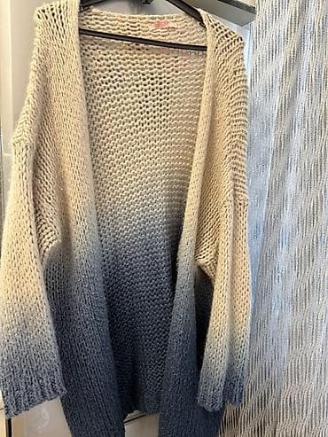 sumqayitda jaket: Qadın kardiqanı – iri toxunuşlu, açıq yaxalı, düyməsiz model. - Rəng — 1
