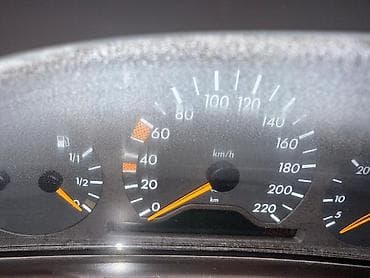 mercedes e class: Mercedes-Benz E‑Class W210 sedan - Kuzov: qara rəng, 4 qapı, orijinal — 10