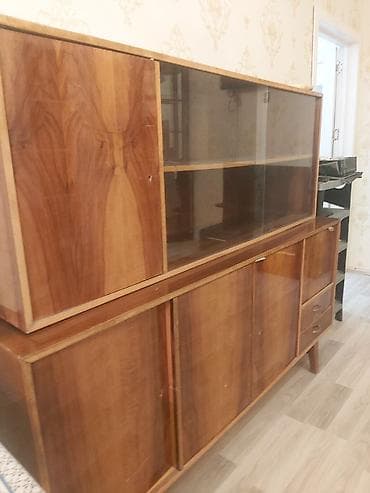 Şüşəli dolab vitrini — 2