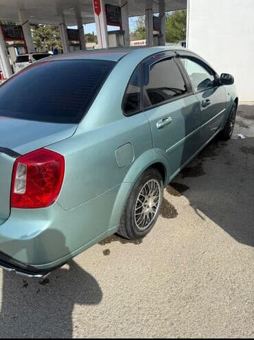 kia sorento 2007 diesel: Chevrolet Lacetti: 1.6 l | 2006 il 288888 km Sedan — 6