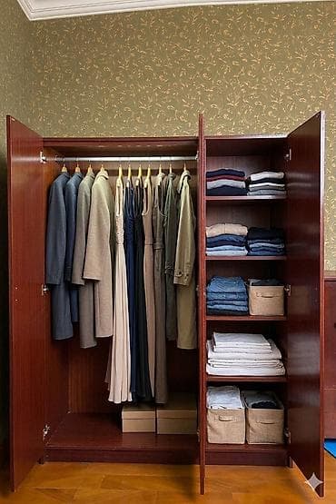 divara yigilan dolablar: İşlənmiş, 3 qapılı, Qəhvəyi, Taxta, Açılan, Düz dolab — 1