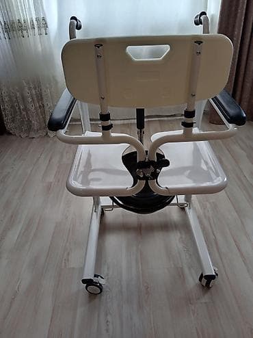 Унитазы для маломобильных людей: Tualet və duş üçün çoxfunksiyalı tibbi kreslo. Ağ rəngli möhkəm metal — 5