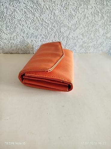 Xanım üçün portmanat. Bölmələri çoxdu. kar yeri var qəpik üçün yeri — 1