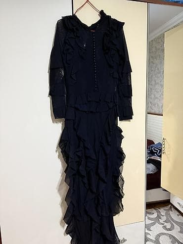 tül donlar: Qara rəngdə uzun ziyafət geyimi - Model: Uzun, asimmetrik ətəkli — 2