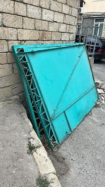 Потолок: Б/у Железо Дворовые ворота, Механические, цвет - Голубой — 1