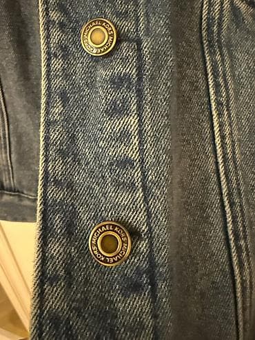 Пальто: Üst geyimlər hər biri endirimlə satılır. Bershka trench Zara üst geyim — 7