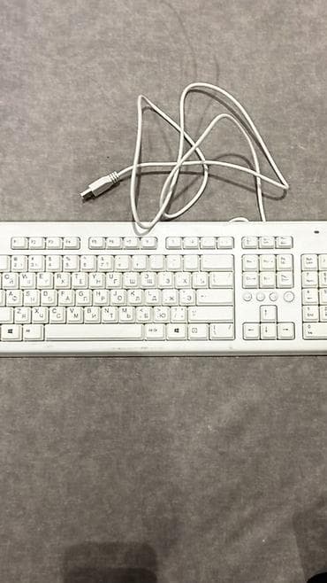 USB simli klaviatura – tam ölçülü, ağ korpus. Xüsusiyyətlər: -
