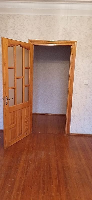 ev axdarıram: Bakı, 2 otaqlı, Köhnə tikili, m. Xalqlar Dostluğu, 70 kv. m — 1