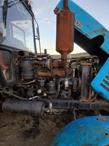 bal süzen: Belarus MTZ traktoru892 - Rəng: mavi, kabinalı - Tam ötürücülü (ön və — 3