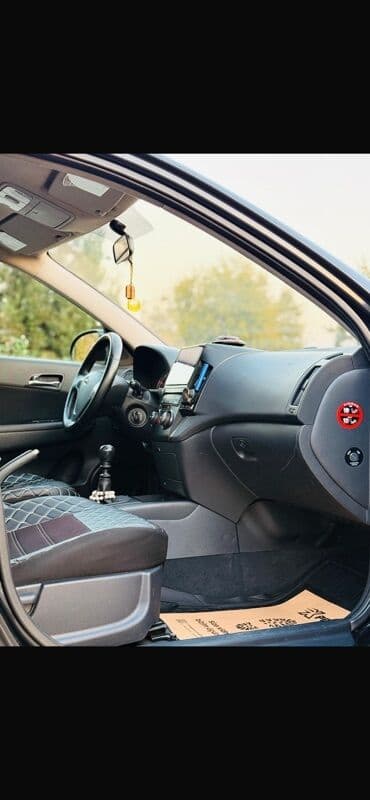 ucuz range rover: Hyundai i30, qara rəng, 5 qapılı hatchback. Mühərrik və yürüş - CRDi — 9