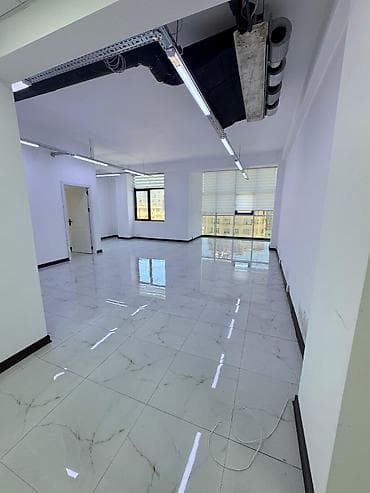 28 May metrosu yaxınlığında Hazır Ofis İcarəyə Verilir! 📍 Ünvan: AF — 3