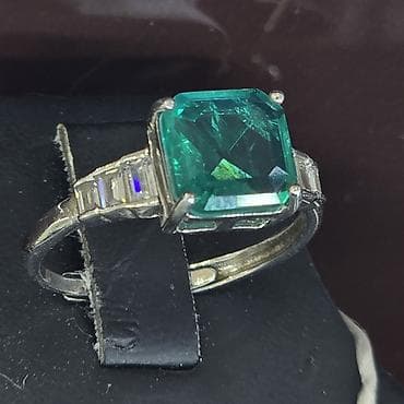 sir urekli: Dəstə daxildir: Sırğa, Kulon, Üzük, Gümüş, 925 Əyar — 2