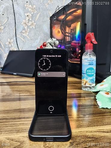 telegonlar: Nothing Phone (2a) – şəffaf arxa panel və Glyph işıqlandırma sistemi — 2