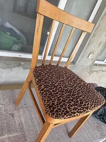 komputer oturacaq: Stul satıllr.Fısdıq ağacından hazırlanıb. 1ədədi-10Azn.
6ədəd var — 3