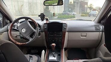 muravey satiwi: Kia Sorento – qara rəngdə, tam ölçülü SUV - Korpus: 5 qapılı, qara — 6