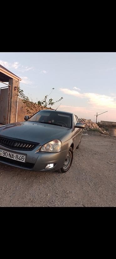 VAZ (LADA) Priora: 1.6 l | 2011 il 180000 km Sedan