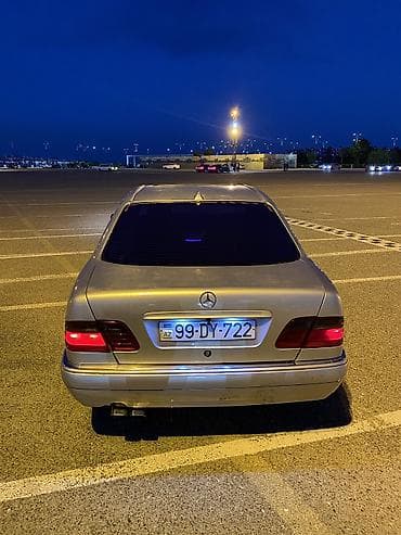 mercedes e class: Mercedes-Benz E-Class: 2.3 l | Sedan — 4
