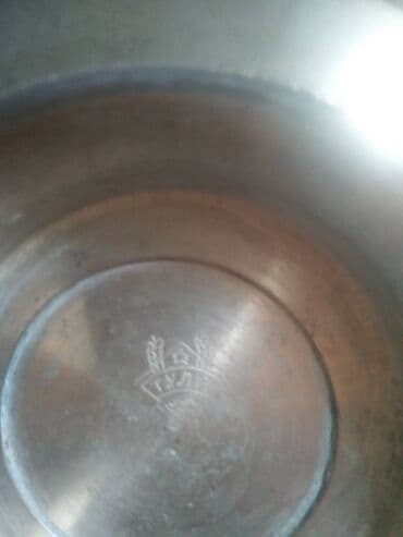 samovar qedimi: Latundan qədim samovar altlığı-podnos və damcı qabı.Kleymoları — 4