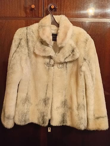 Shuba – qısa model - Rəng: krem/ivori çaları, təbii boz tonlu