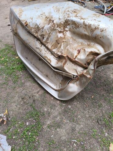 w210 radiator barmaqlığı: Məhsul: Avtomobilin arxa baqaj qapağı (metal) – bej/qızılı rəng — 3