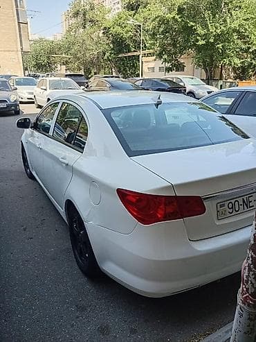 gencede kreditle masinlar: MG : 1.5 l | 2011 il 220 km Sedan — 5